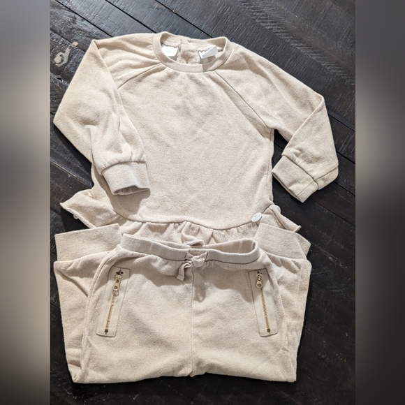 🛍️4 For $15🛍️Kardashian Kids Cream Sweatshirt and Jogger Set Cream/Gold Style - Picture 5 of 9